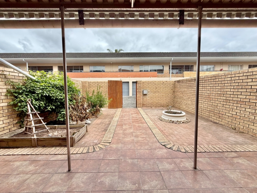 2 Bedroom Property for Sale in Kabega Park Eastern Cape